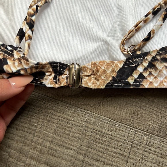 Snake print swimsuit - Picture 3 of 3